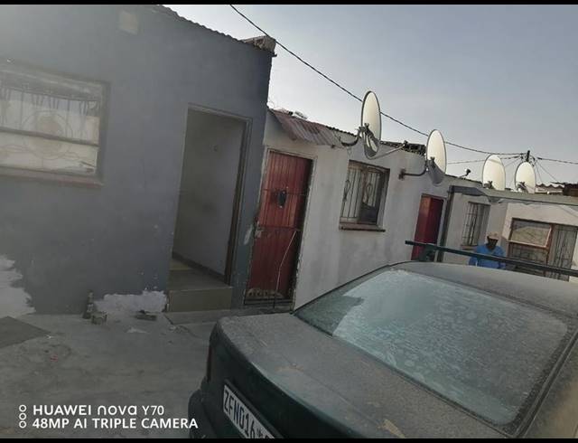 13 BEDROOM HOUSE FOR SALE IN KAALFONTEIN